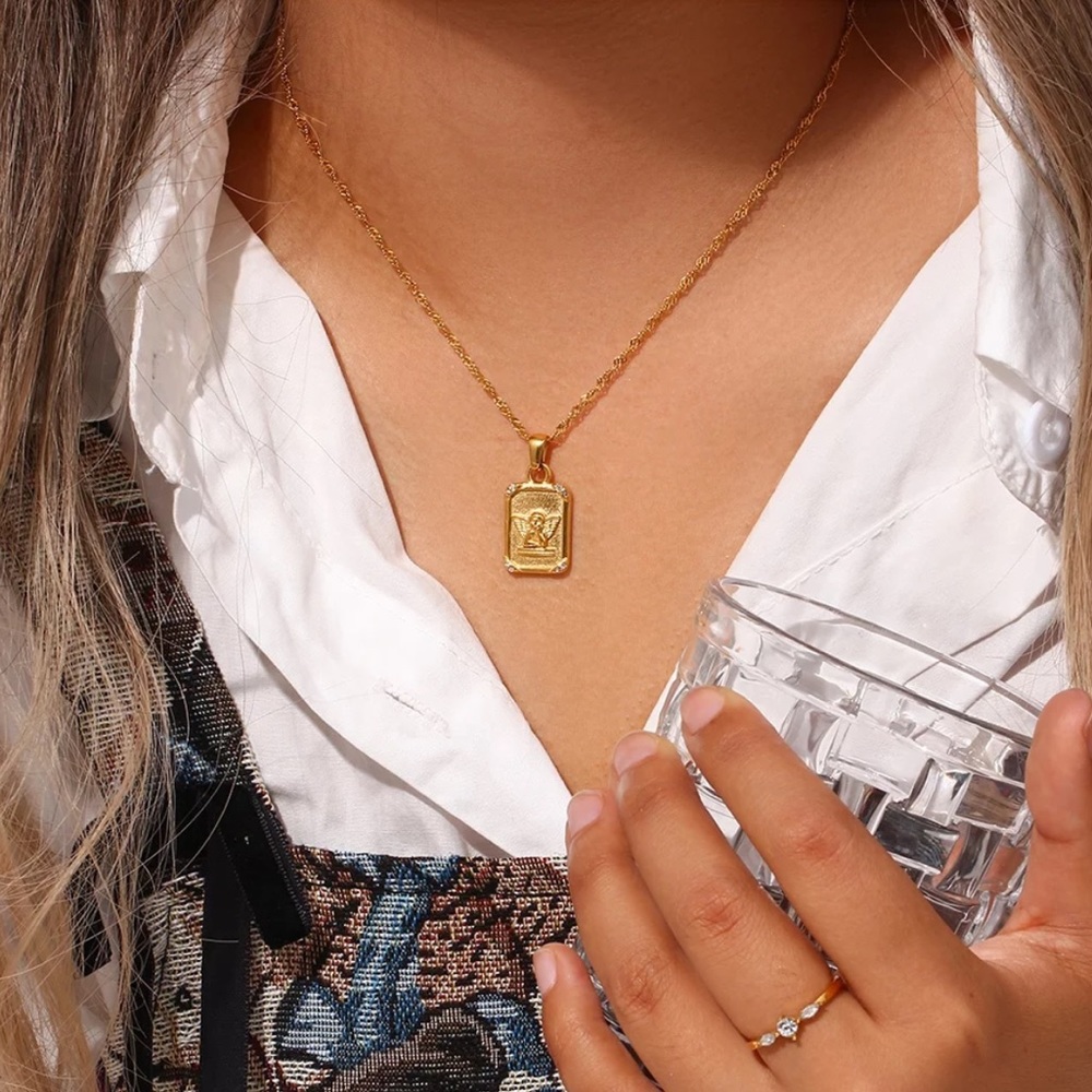 New Angel 18k Gold Pendant Necklace, nice Necklace, cute Necklace - Picture 2 of 6